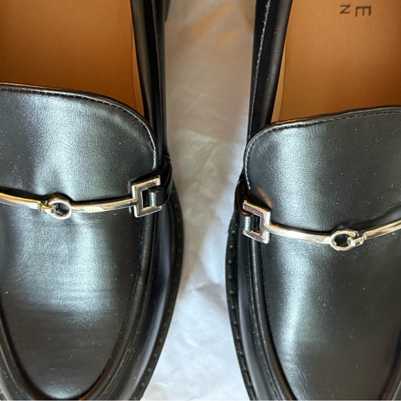 Journee Collection Lug Sole Loafers Size 11 - Picture 4 of 8